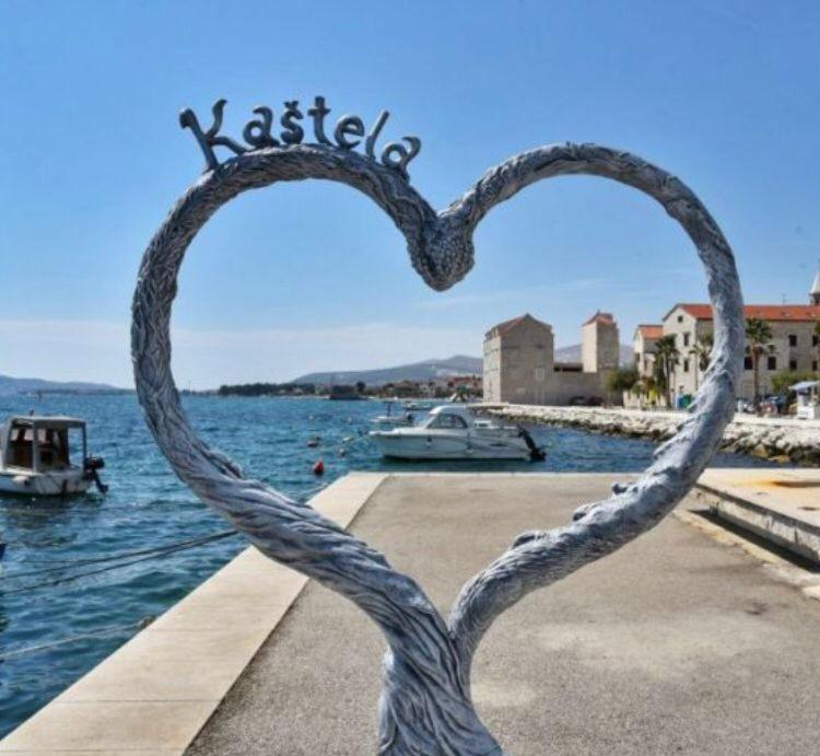 Ferienhaus Maestral - Kastel Kambelovac Kaštela エクステリア 写真